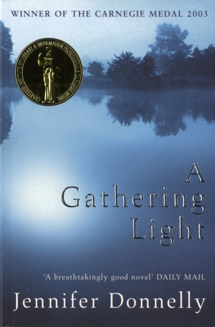 A Gathering Light - 9780747570639