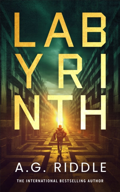 Labyrinth - 9781035924998